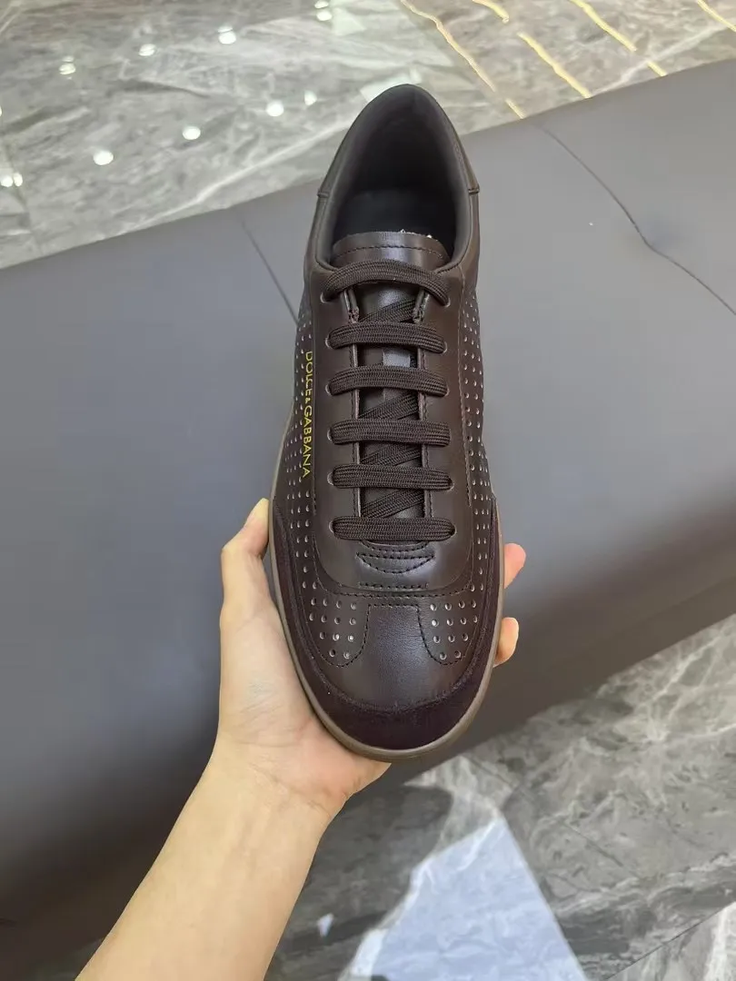 Men's Men's Shoes 💰400 [New Style] 🐝🐝DG—Dolce&G men's calfskin sneakers Portofino Yacht shoes, simple and versatile design, unique saddle leather soles. The Dolce &G logo rear wing is the icing on the cake. Imported cowhide + rubber outsole Size: 39-44 (customized at 38.45)